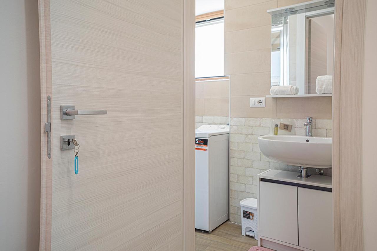 Hotel Mola'S Square House Mola di Bari Zewnętrze zdjęcie